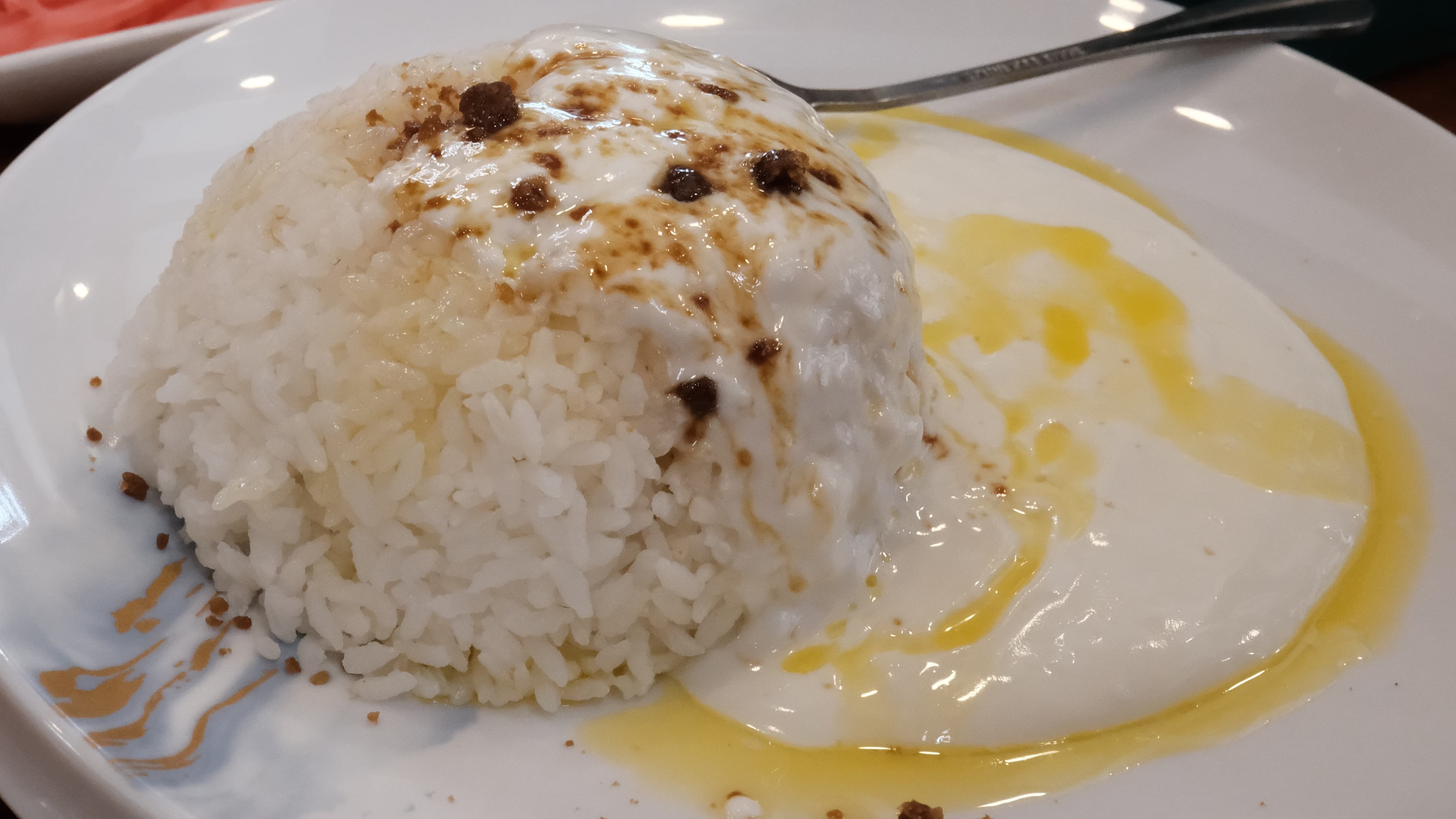 Yogurt-topped rice: a Tibetan delicacy /CGTN