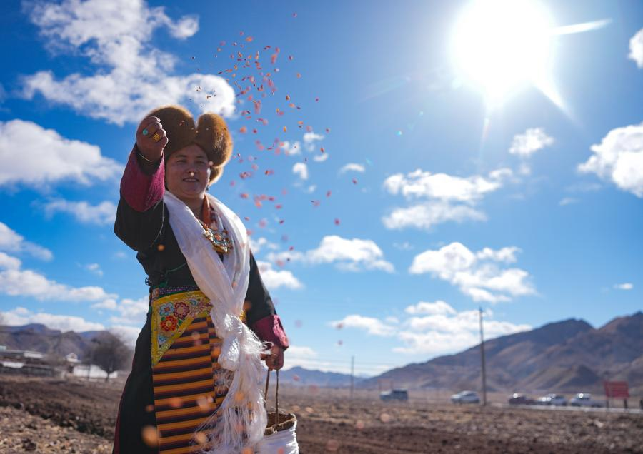 A farmer participates in a ceremony marking the start of spring farming in Codoi, a township in Lhasa, southwest China's Xizang Autonomous Region, March 16, 2025. /Xinhua