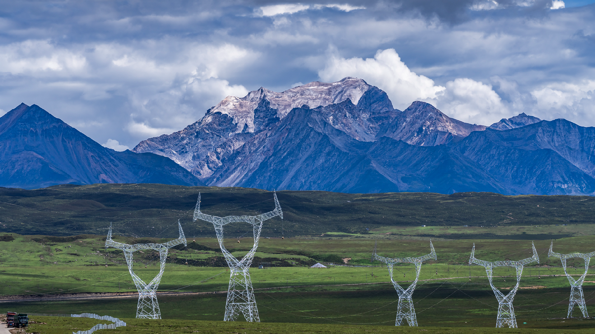 Xizang's modernization spurs infrastructure boom