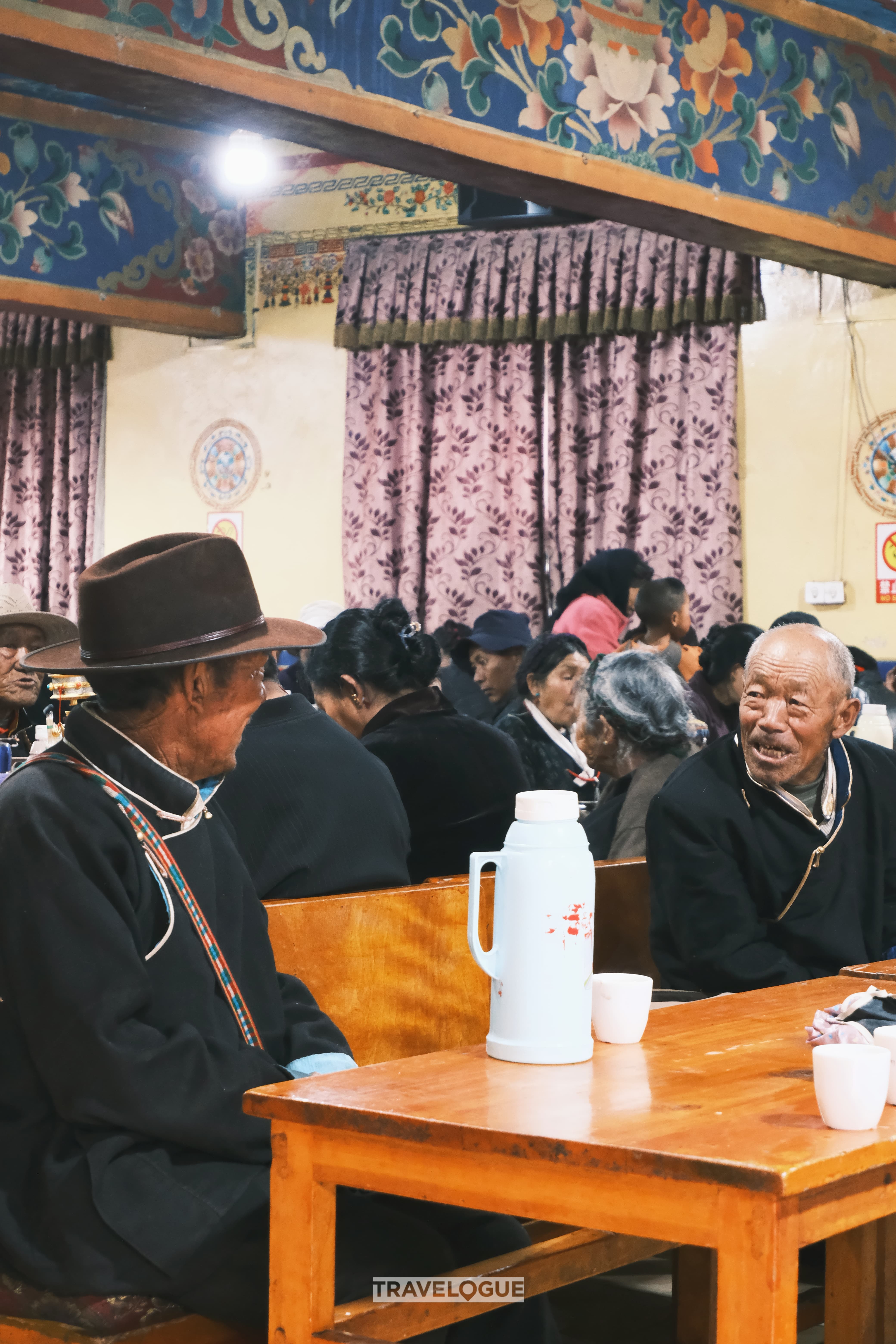 A scene of a tea house in Xizang /CGTN