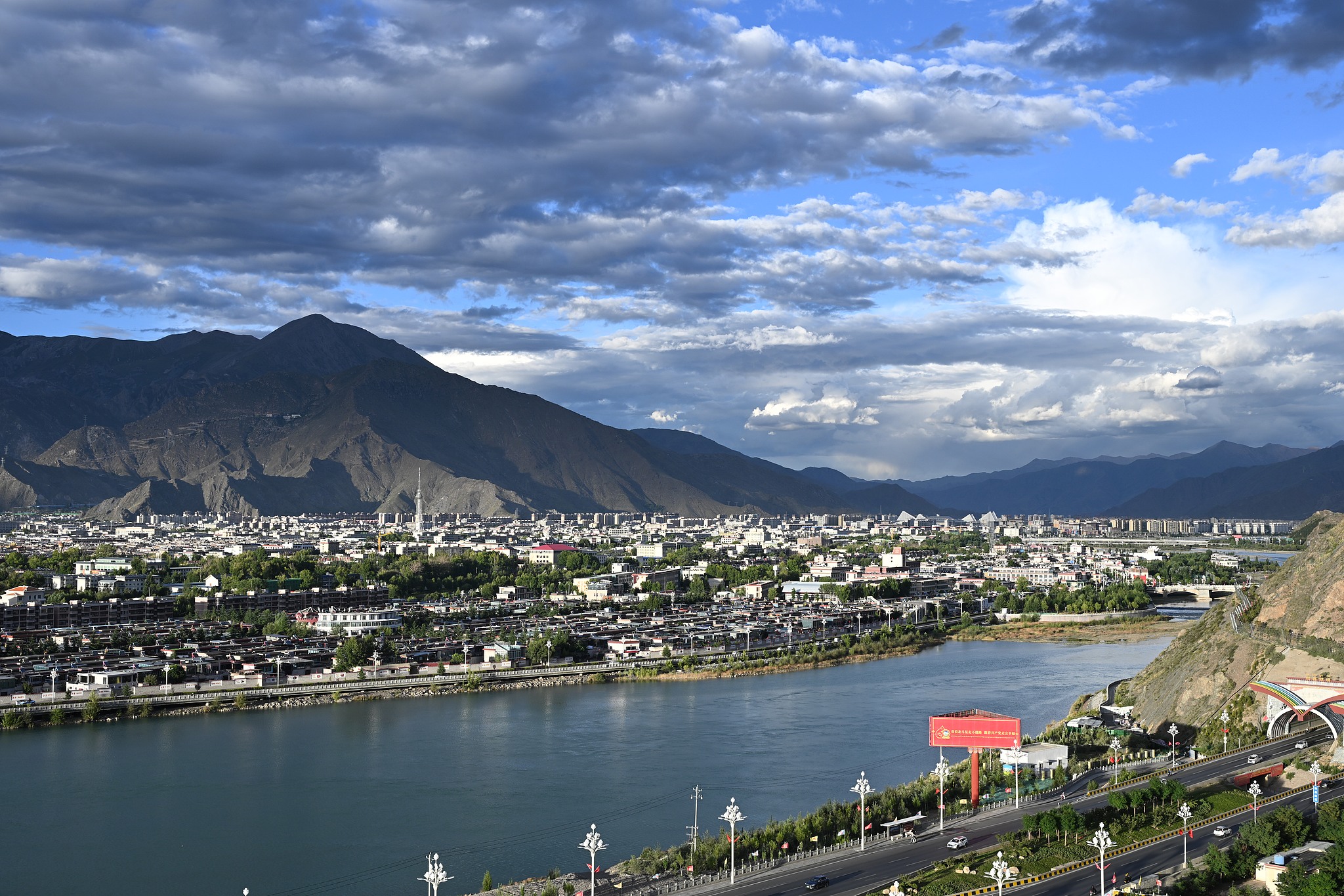 Festive lanterns decorating the streets of Lhasa, in China's Xizang Autonomous Region, to celebrate the 60th anniversary of the region's founding, August 21, 2025. /VCG
