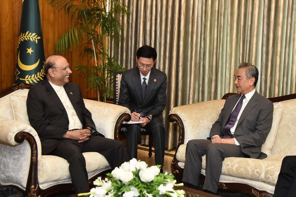 Pakistani President Asif Ali Zardari meets Chinese Foreign Minister Wang Yi in Islamabad, August 21, 2025. /Chinese Foreign Ministry 