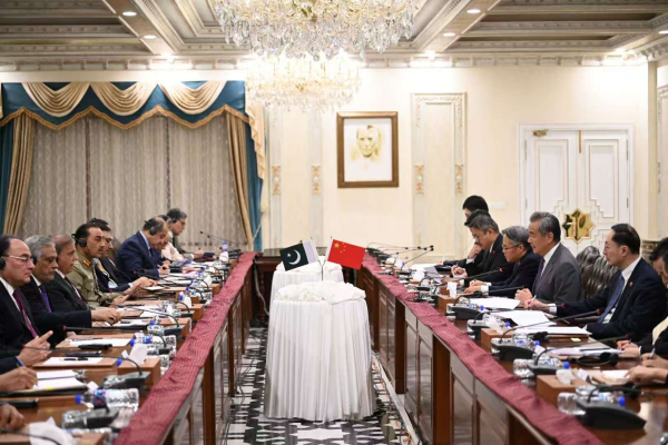 Pakistani Prime Minister Shehbaz Sharif meets Chinese Foreign Minister Wang Yi in Islamabad, August 21, 2025. /Chinese Foreign Ministry 