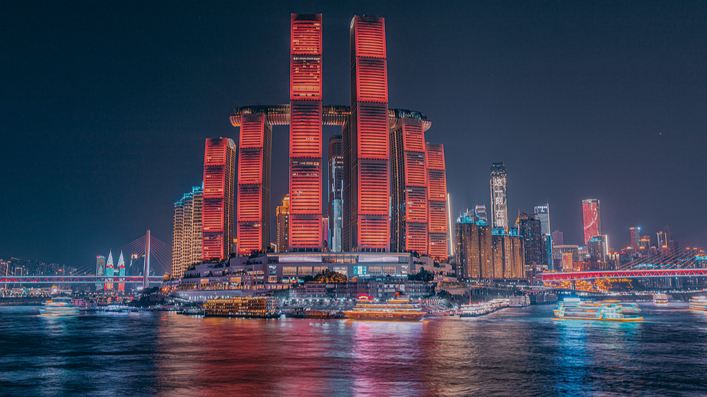 Live: Dazzling nightscape from Chongqing's Chaotianmen Port