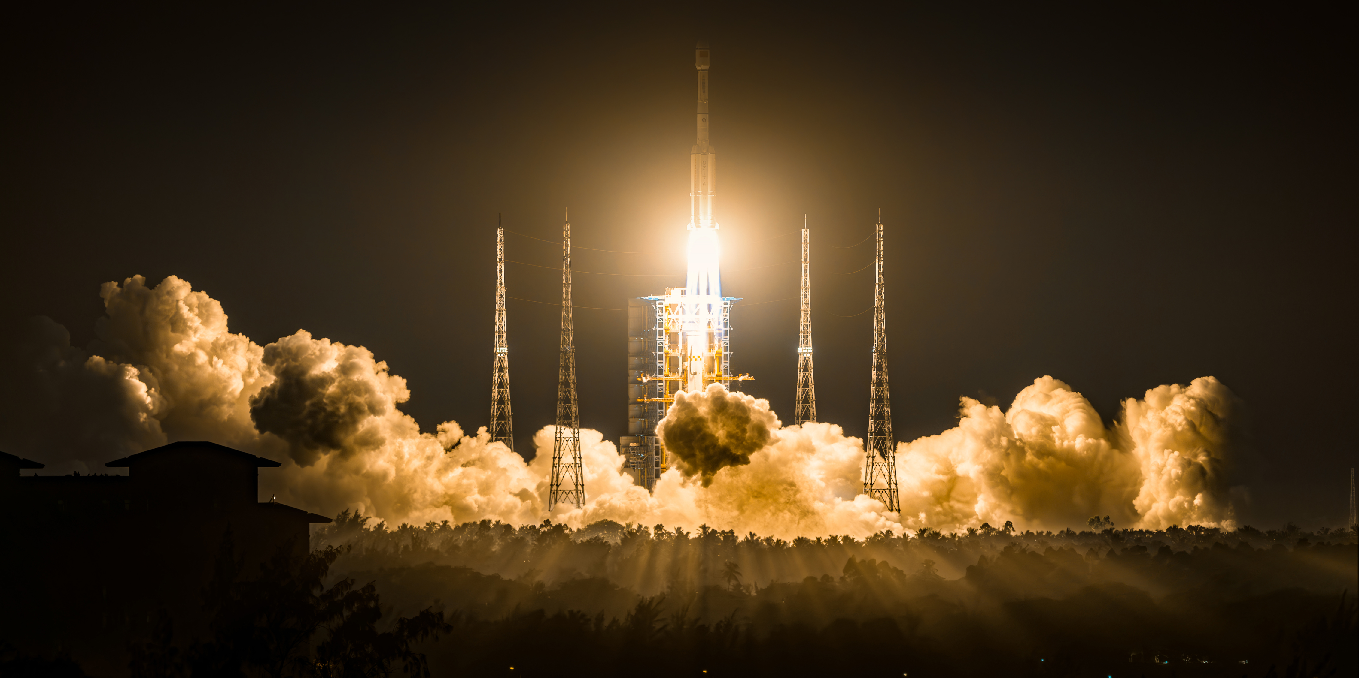 A Thousand Beams of Light: This picture was taken at the Wenchang Space Launch Center in Hainan. The Long March 7A carrier rocket ignited and lifted off in the night sky. The dazzling light tore through the darkness and illuminated the South China Sea. The deafening roar resounded throughout a radius of hundreds of miles. The moment the rocket soared into the sky not only symbolized a further step in scientific and technological exploration, but also reflected the concept of sustainable development – scientific innovation drives green development and industrial progress, creating a safer and more livable future for humanity. This moment also reflects the value of global cooperation and cultural exchanges – on the path of pursuing development and security, exploration and sharing go hand in hand. Every lift-off is a light of hope for the future of humanity. /Xu Beining