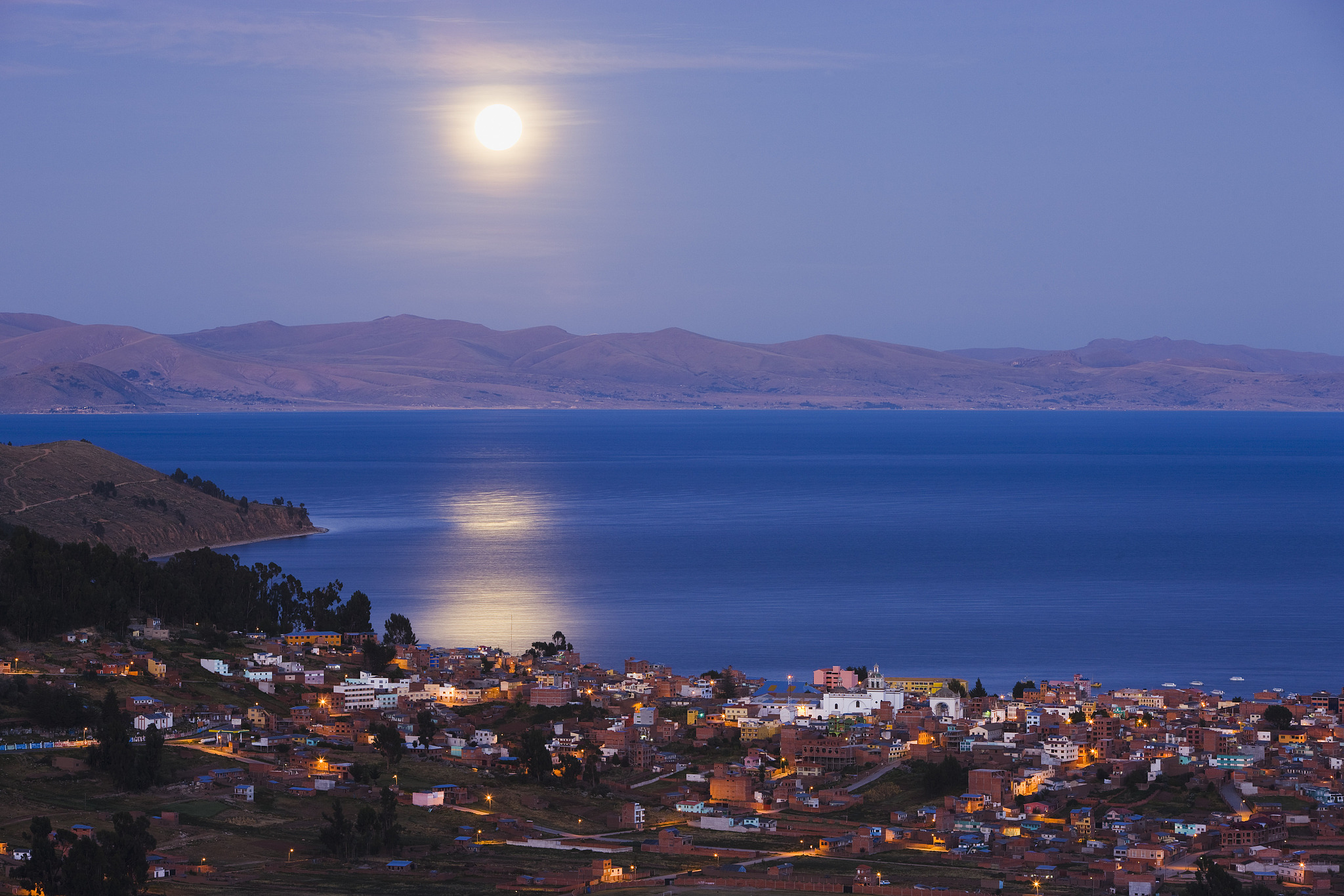 A view of the Lake Titicaca, the world's highest navigable lake, Bolivia.