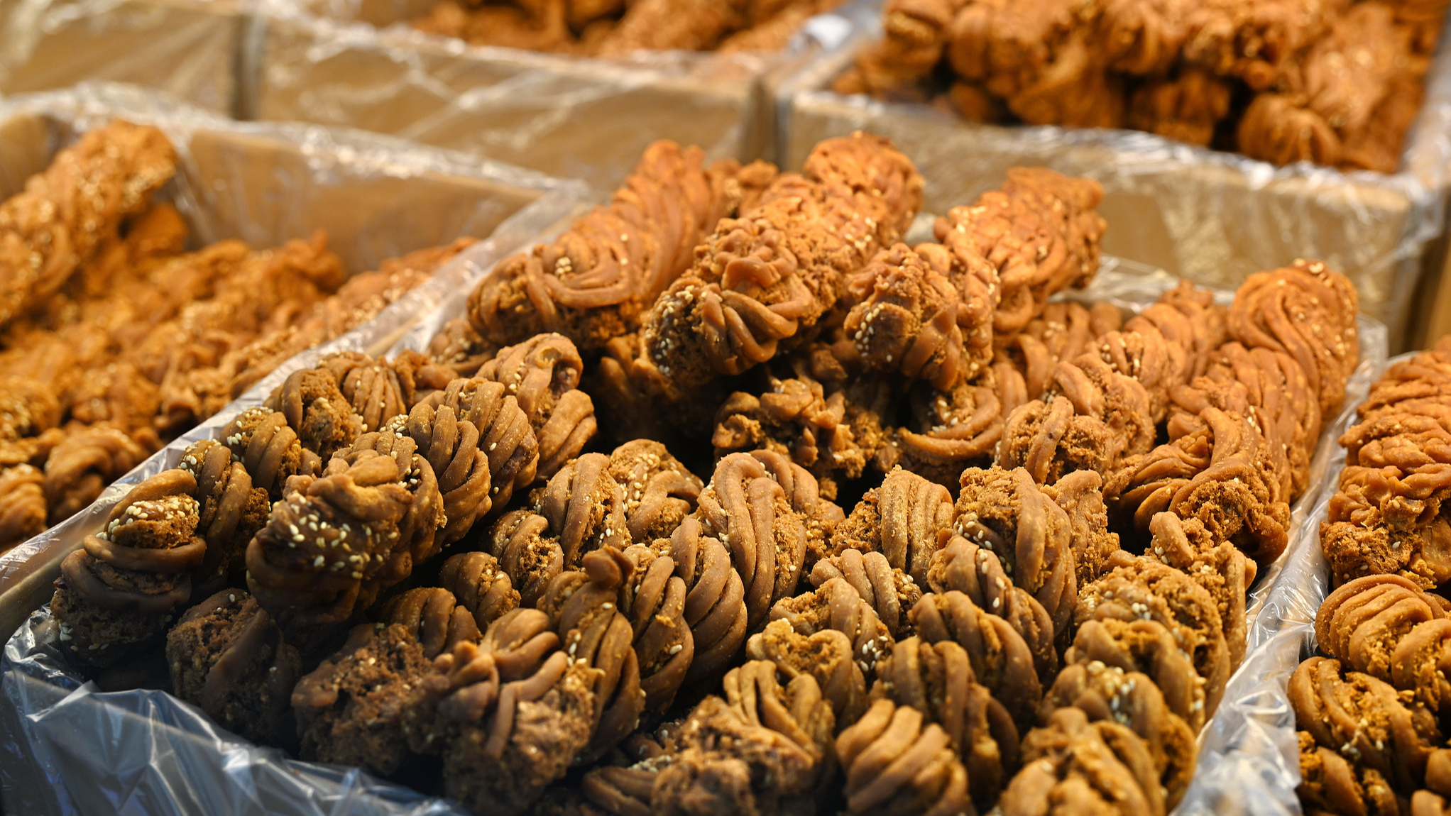 Mahua, a must-have snack in Tianjin