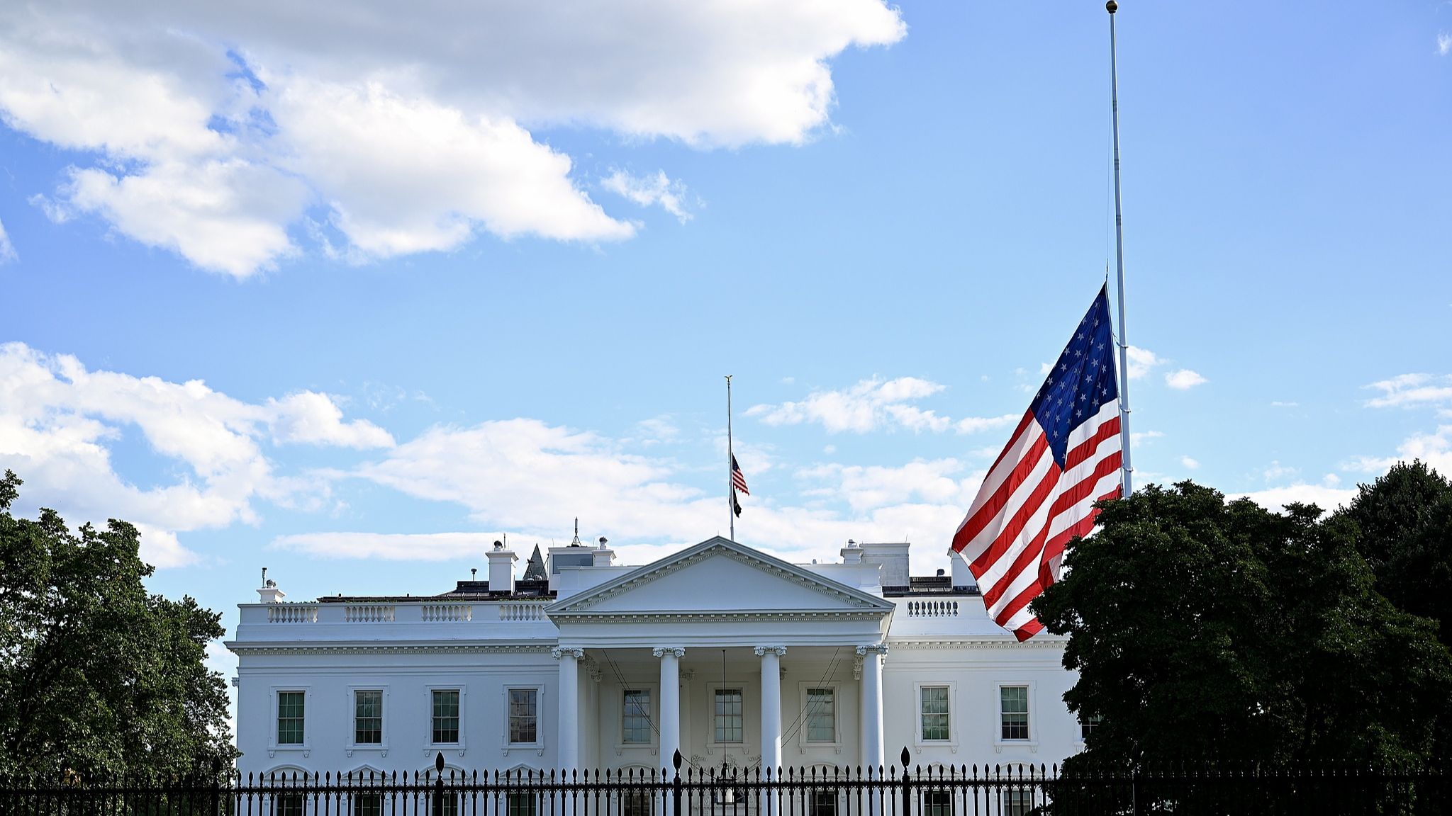 The White House lowered its U.S. flag to half-staff in Washington, D.C., August 27, 2025. /VCG