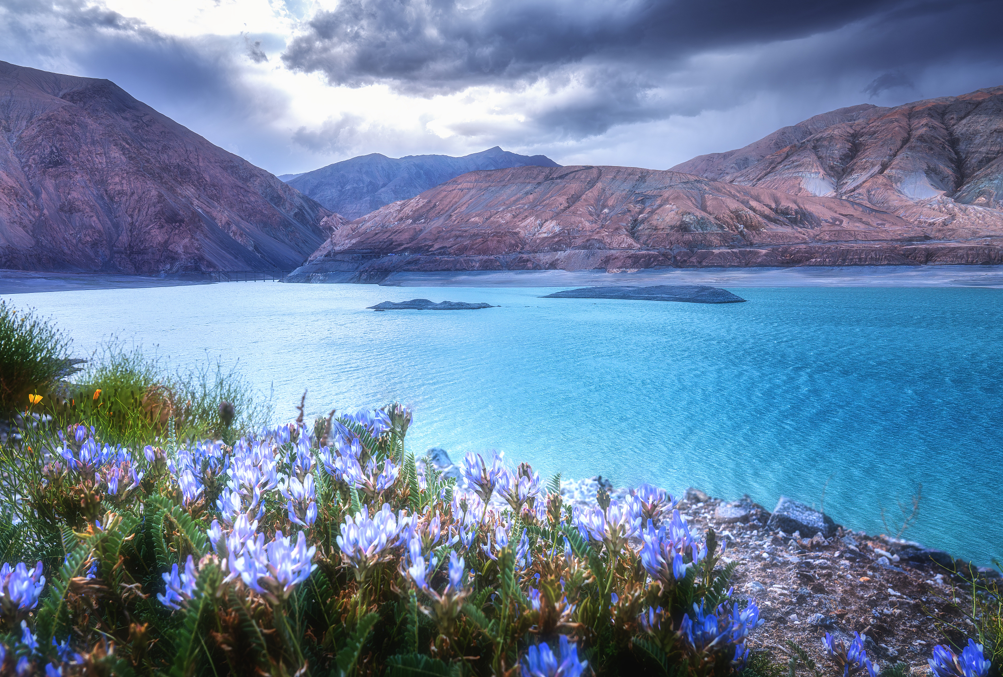 Bandir Blue Lake, Xinjiang Uygur Región autónoma, noroeste de China. /VCG