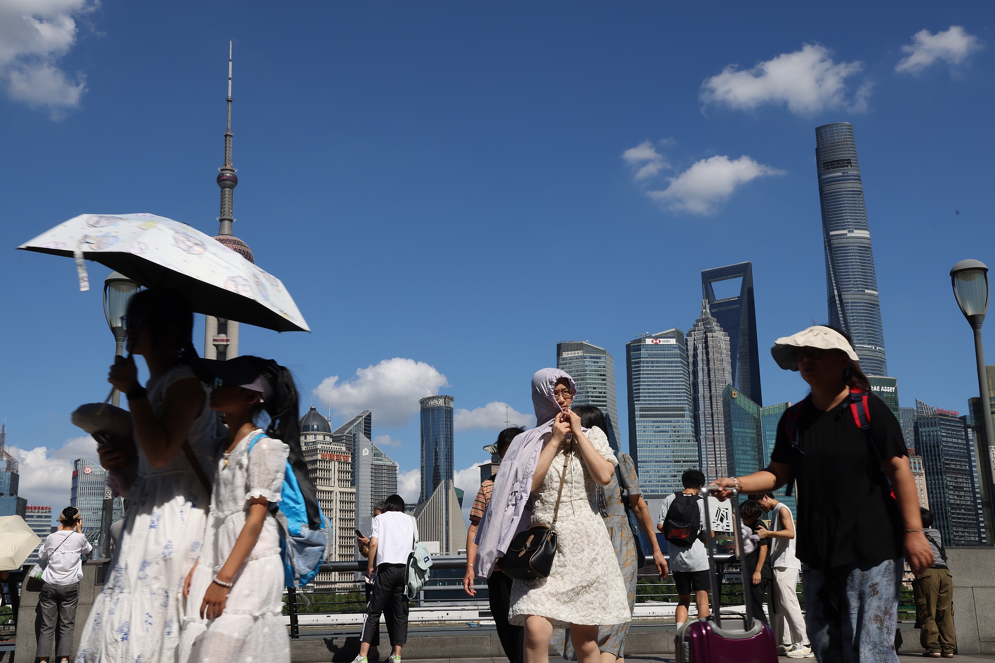Shanghai experienced its 25th consecutive day of temperatures above 35 degrees Celsius on August 30, 2025, breaking a nearly century-old record for the longest continuous stretch of high temperatures in the city's history. /CFP