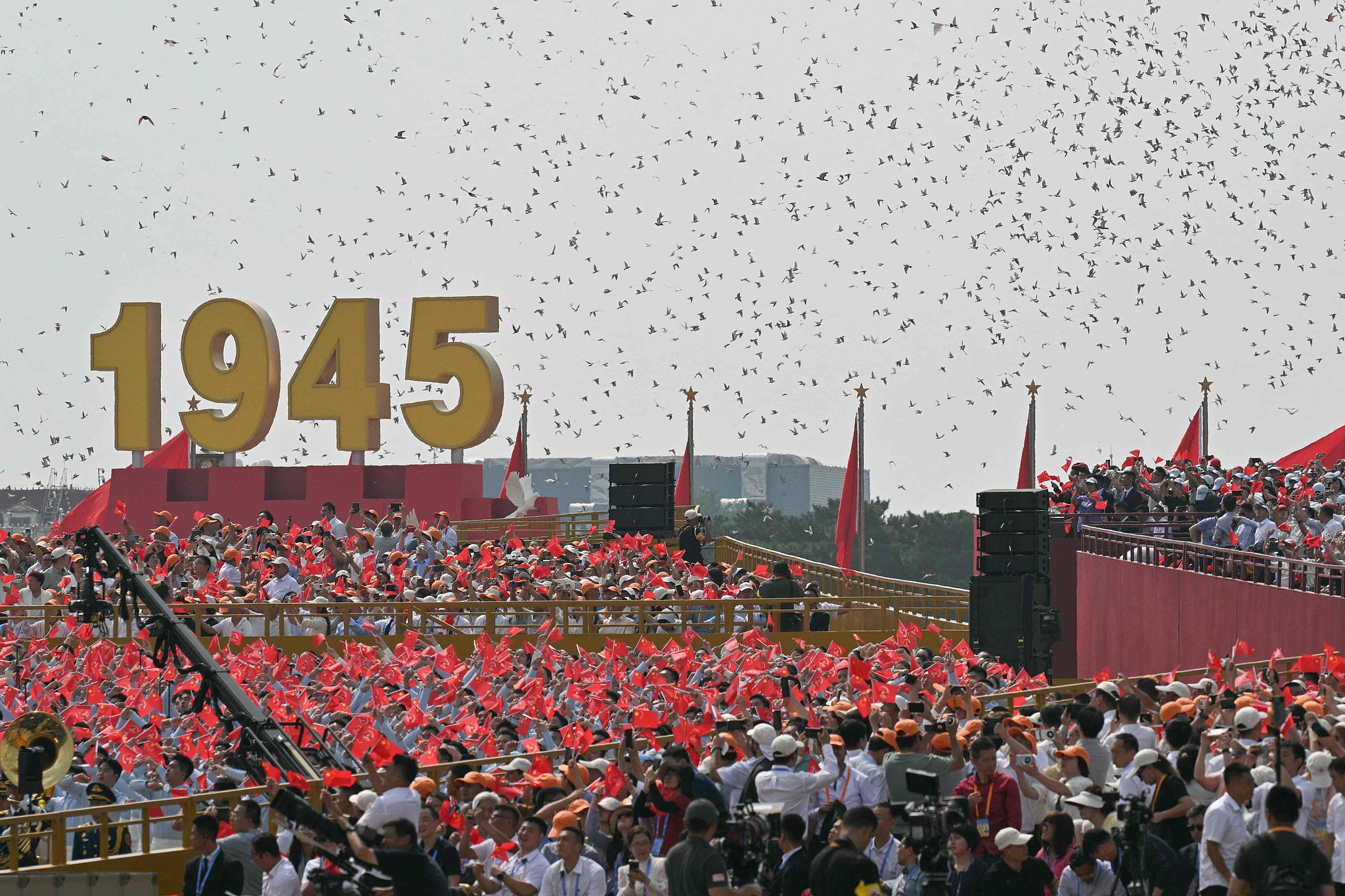 China's V-Day commemoration concludes with 80,000 doves flying into sky
