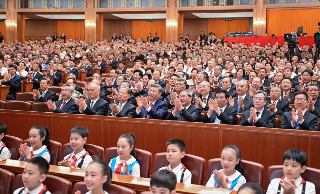 Party and state leaders, together with about 6,000 people, watch the grand cultural gala, September 3, 2025. /Xinhua