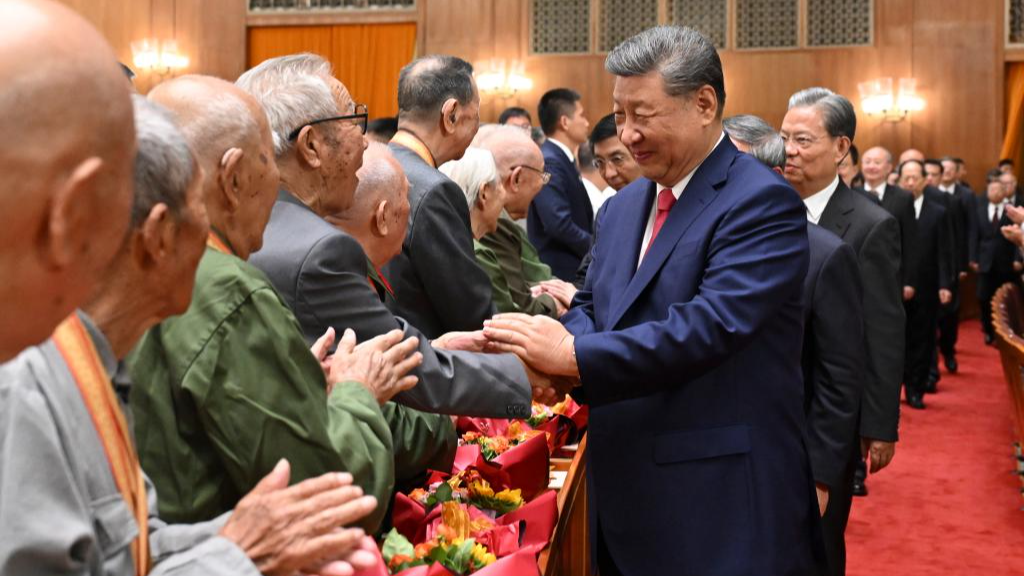 President Xi attends gala marking 80 years since victory over fascism