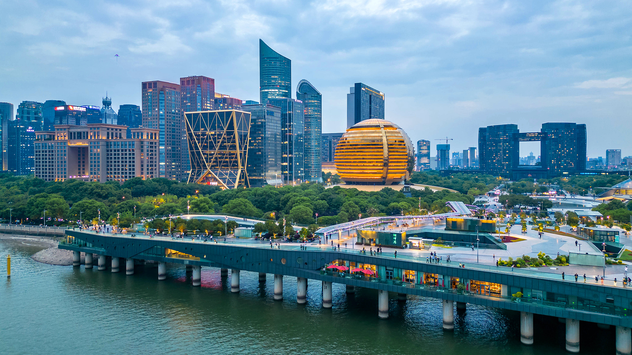 Live: Panoramic river and city view from Hangzhou's Urban Balcony