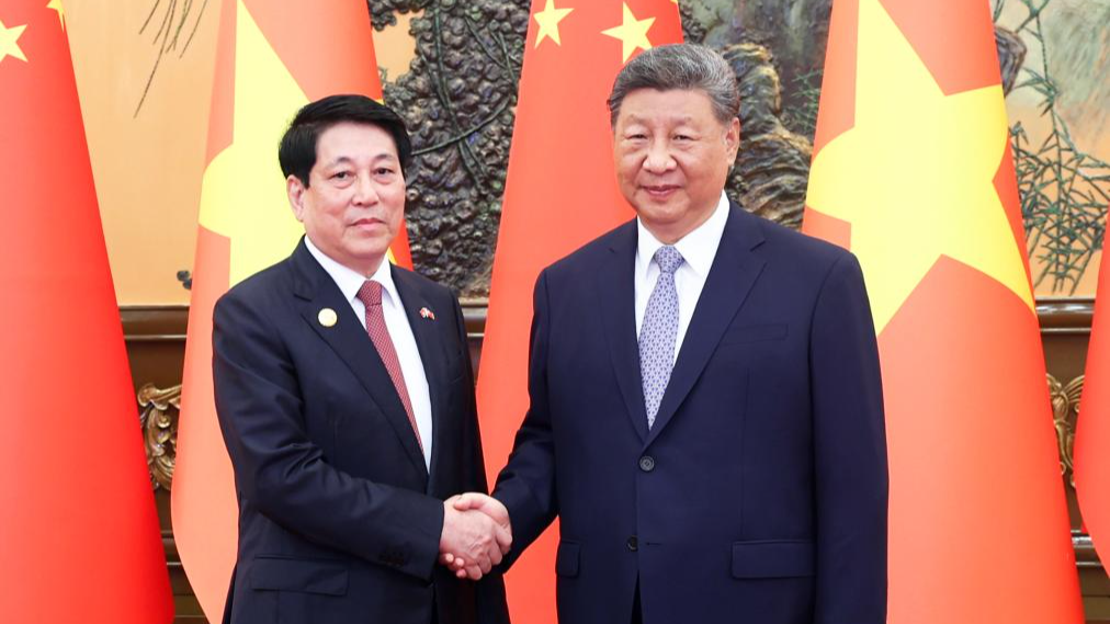 President Xi Jinping meets Vietnamese president