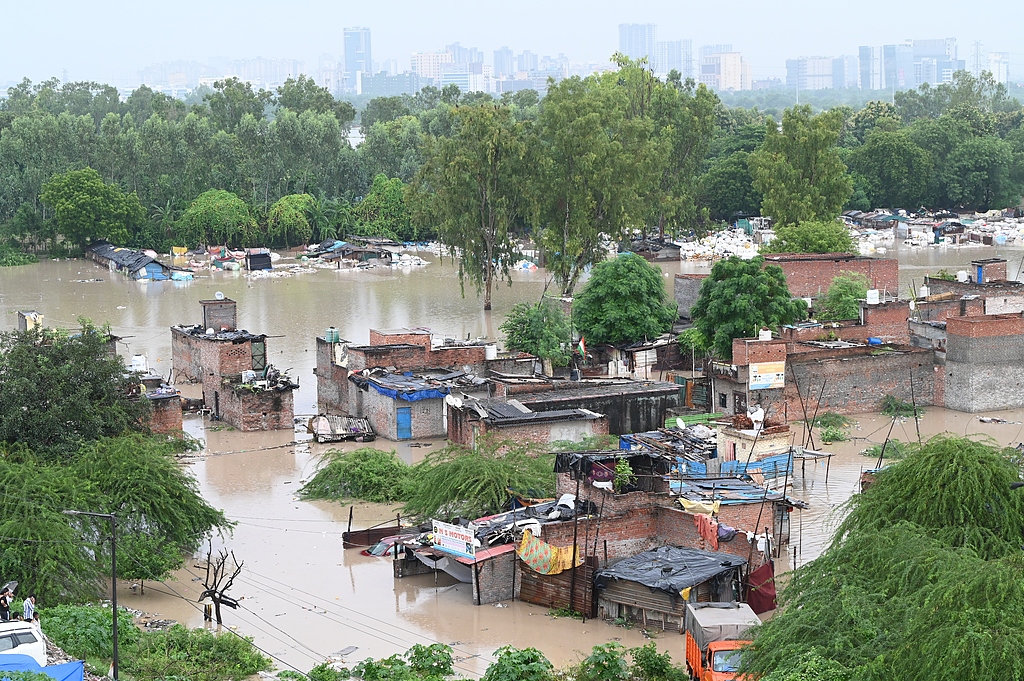 Rising waters of the Yamuna River flood houses in Jaitpur, Vishwakarma Colony, New Delhi, India, September 3, 2025. /CFP