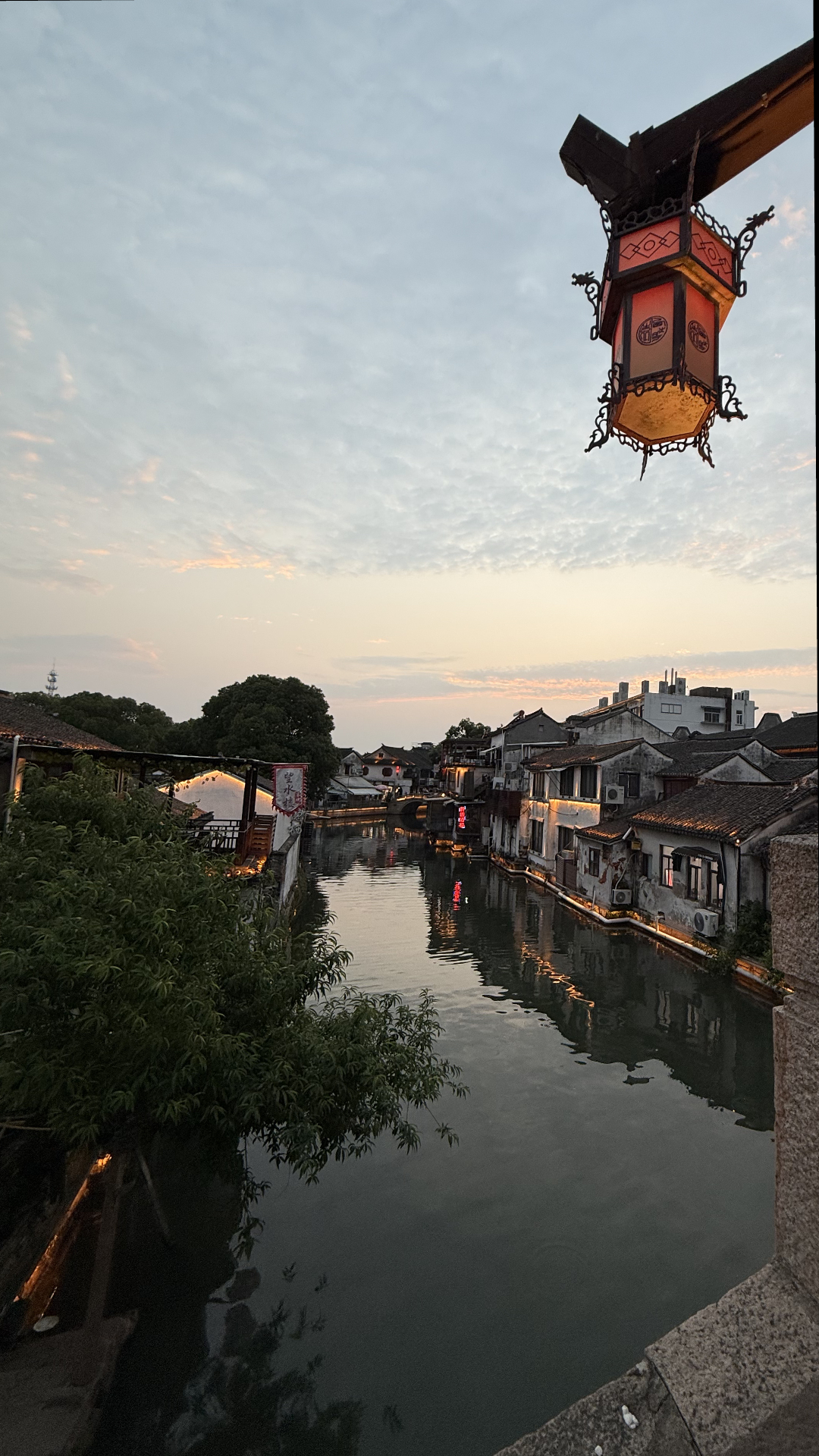 Tongli after dusk: The philosophy of stillness