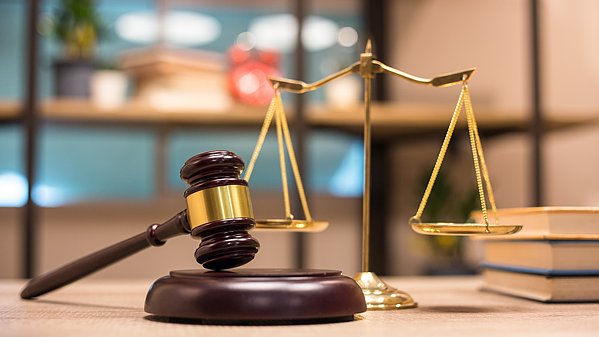 Image represents the balance of justice and the mallet. /VCG
