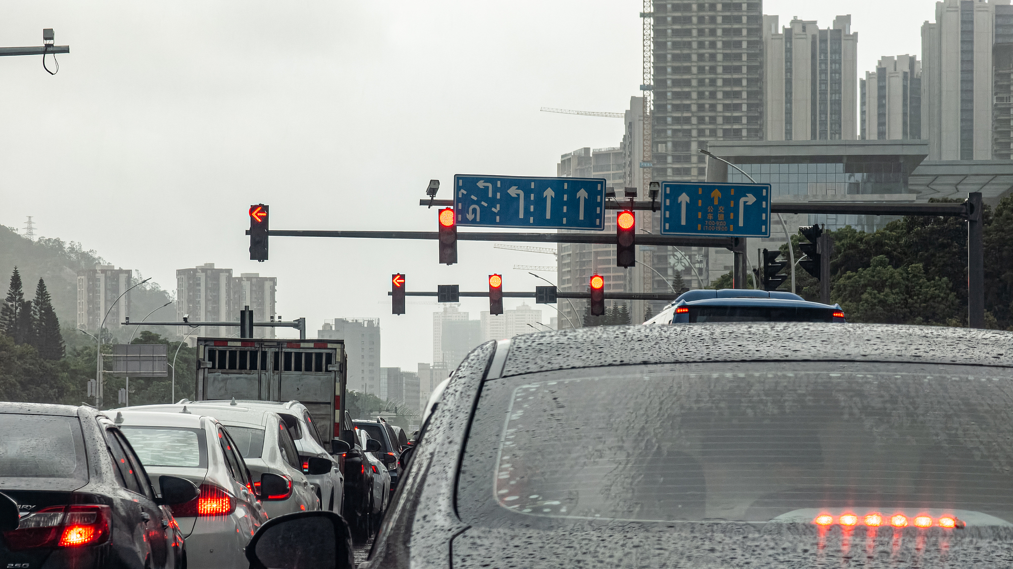 Rain hits Zhuhai as Typhoon Tapah makes landfall in Guangdong Province, south China, September 8, 2025. /VCG