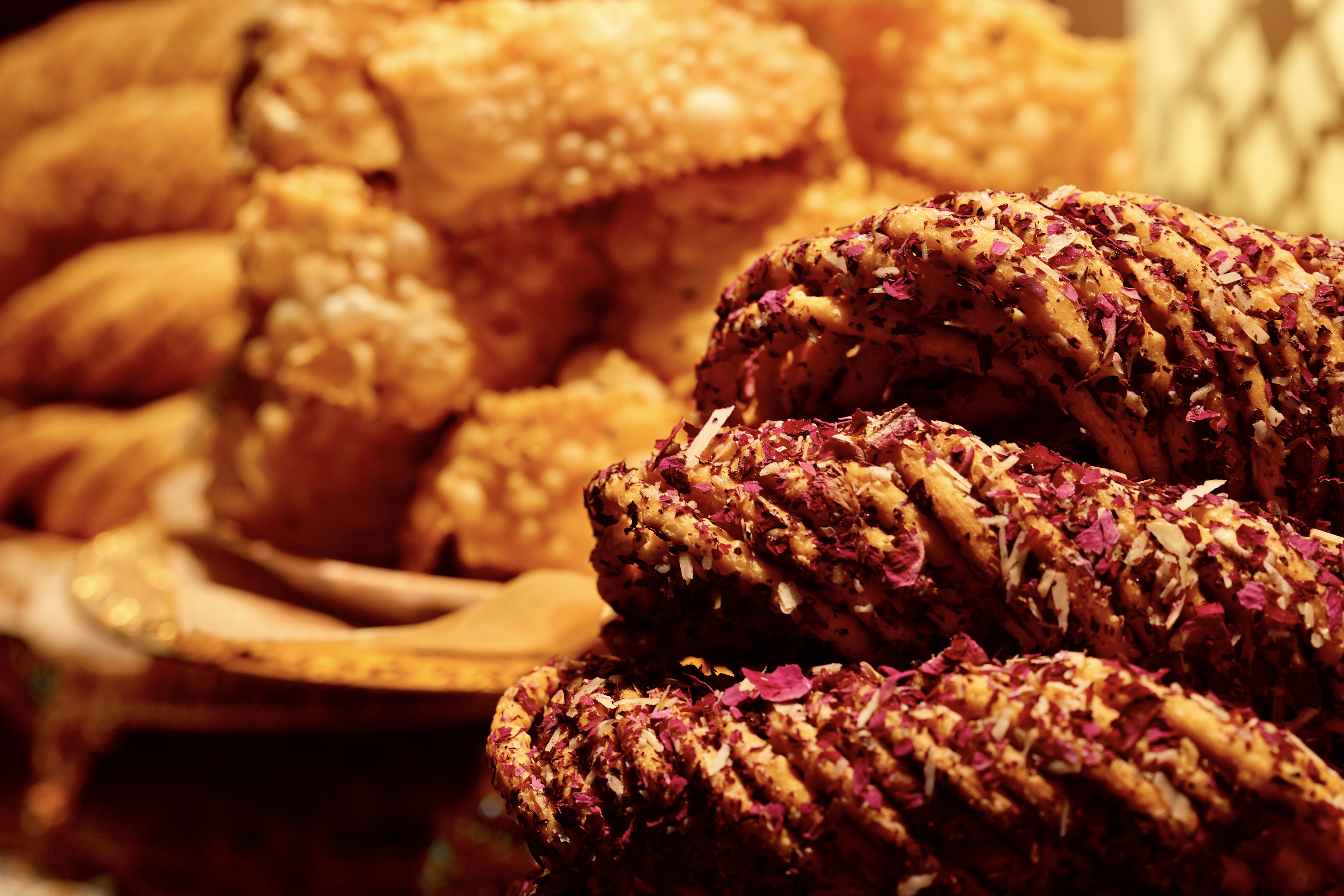 Xinjiang color palette: Exploring vibrant markets of Urumqi