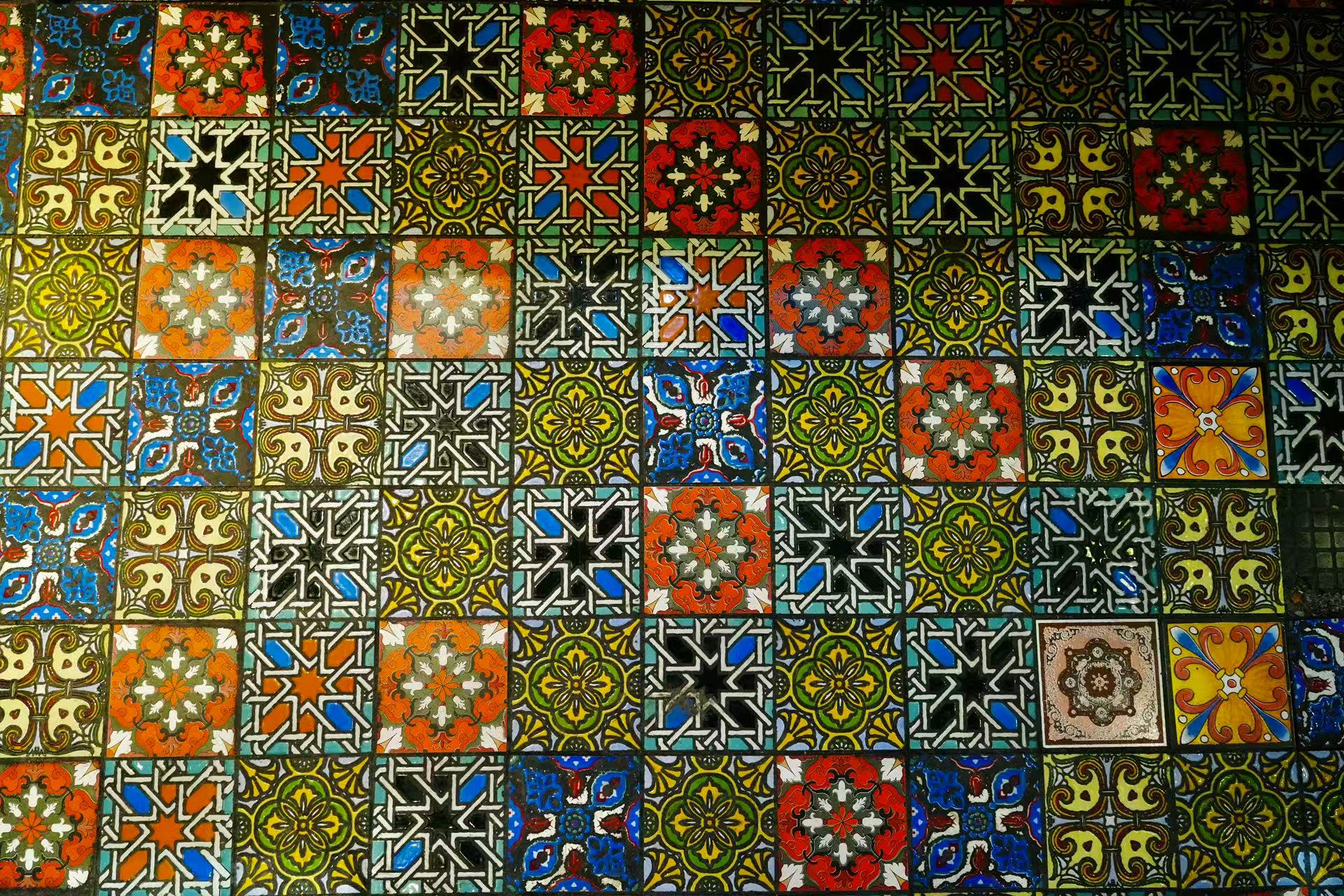 Xinjiang color palette: Exploring vibrant markets of Urumqi