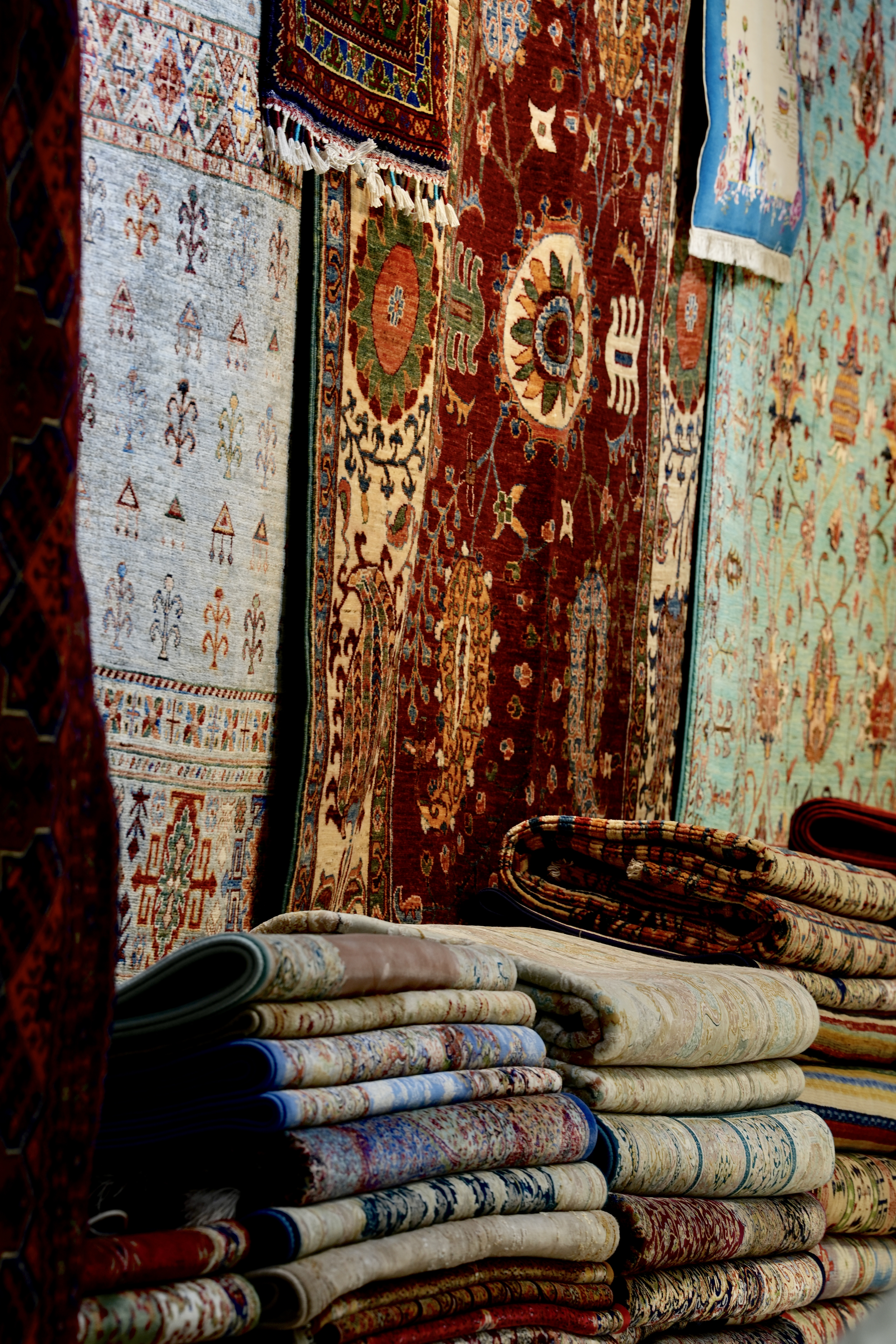 Xinjiang color palette: Exploring vibrant markets of Urumqi