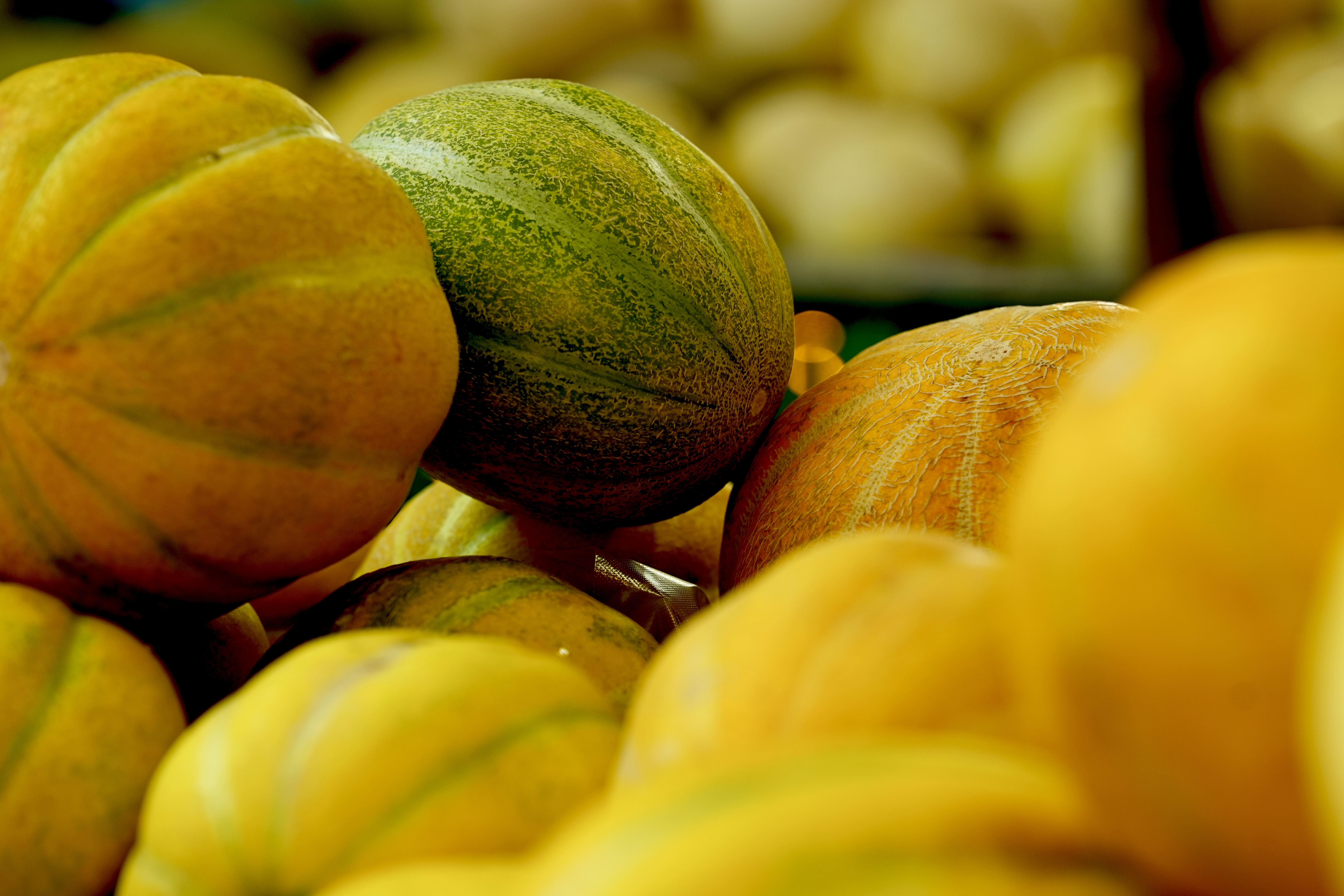 Xinjiang color palette: Exploring vibrant markets of Urumqi