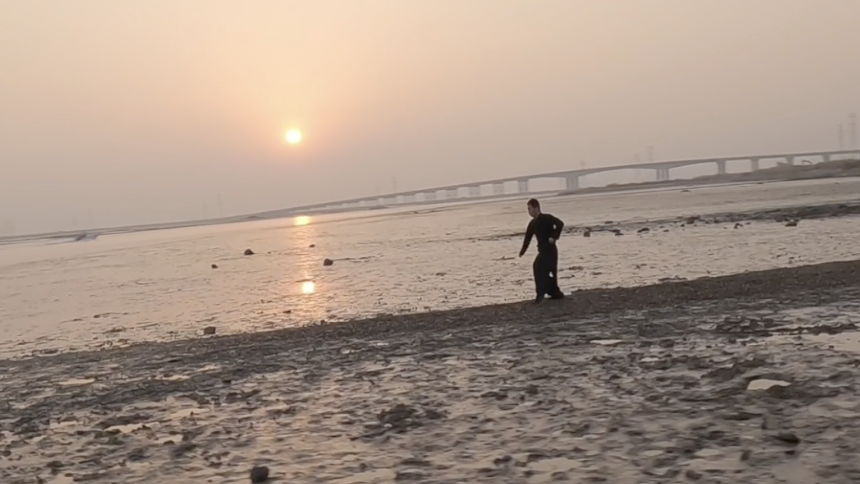 Any open space can be a training ground for Bajiquan