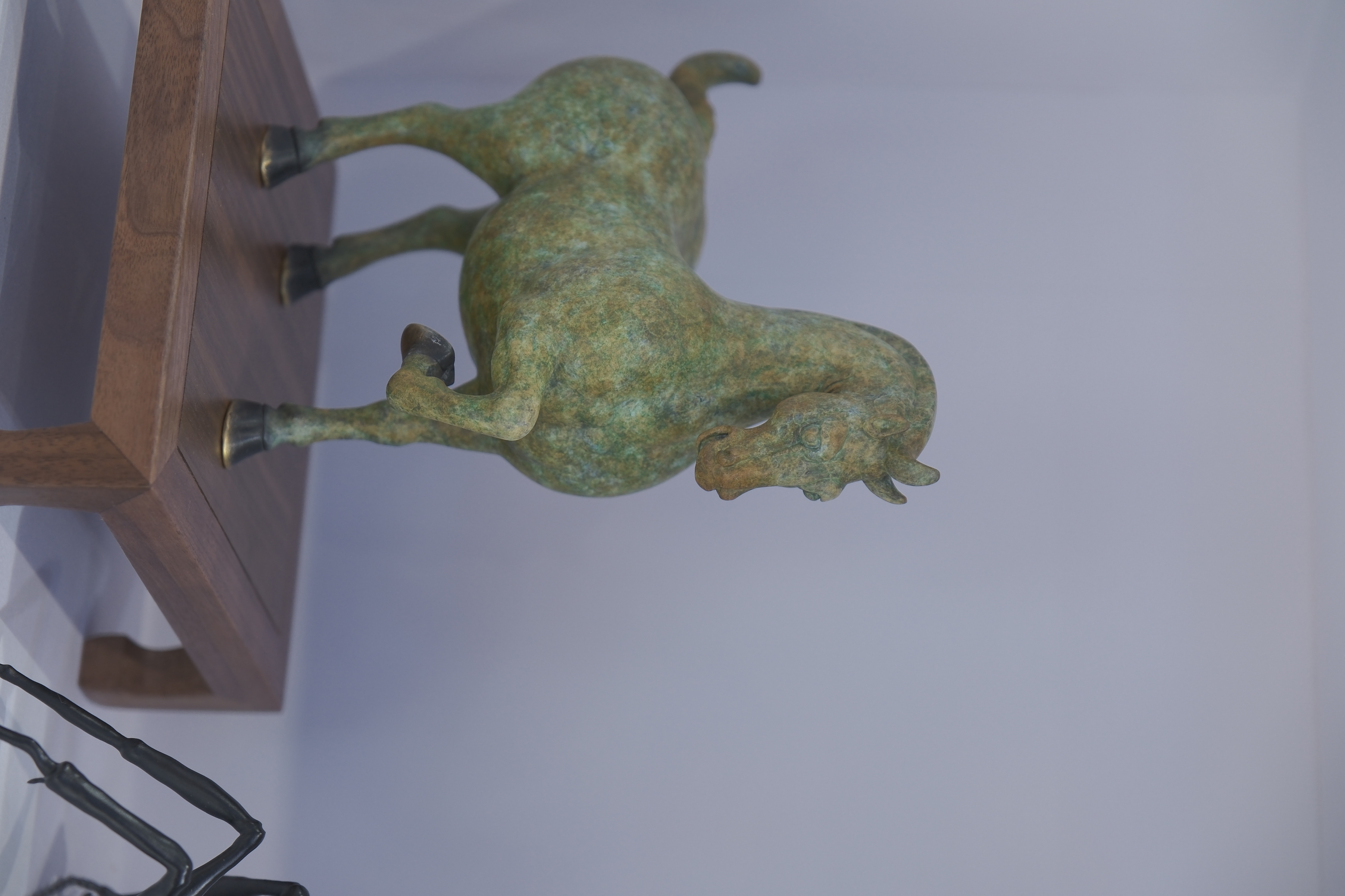 Tongling copperware, forged from the region's rich ores, blends utility with artistry in vessels shaped by fire and craft. /CGTN