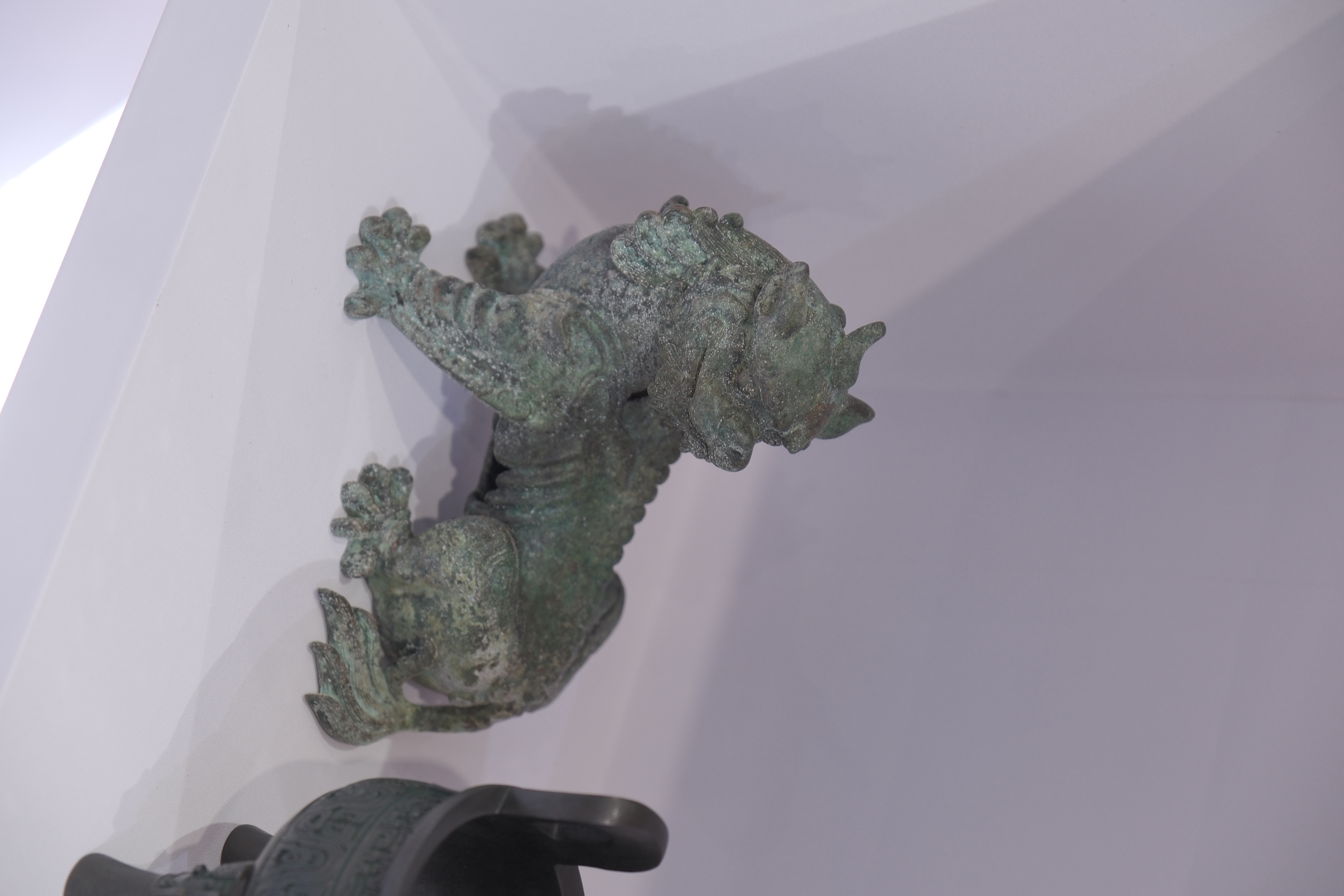 Tongling copperware, forged from the region's rich ores, blends utility with artistry in vessels shaped by fire and craft. /CGTN