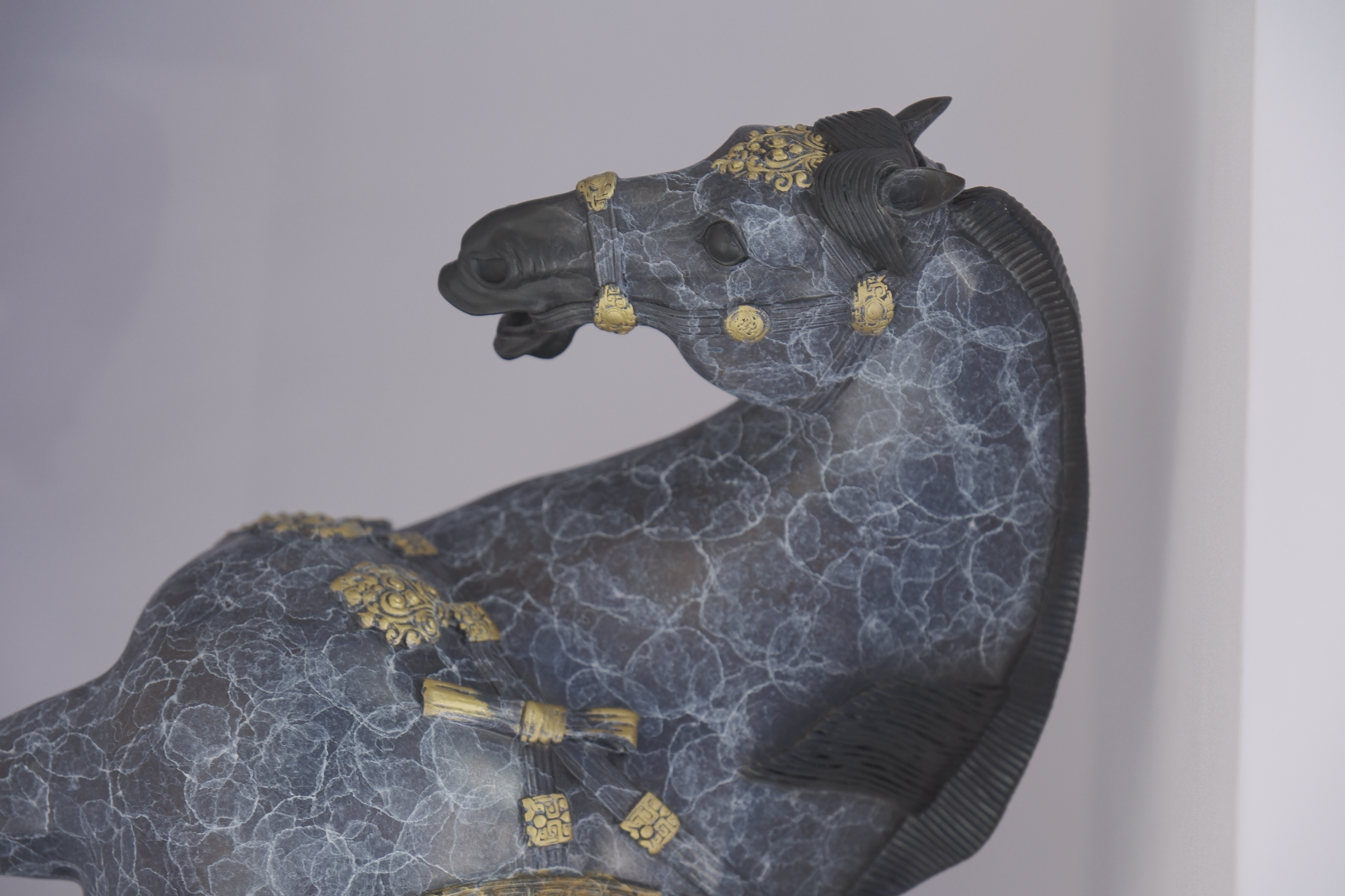 Tongling copperware, forged from the region's rich ores, blends utility with artistry in vessels shaped by fire and craft. /CGTN