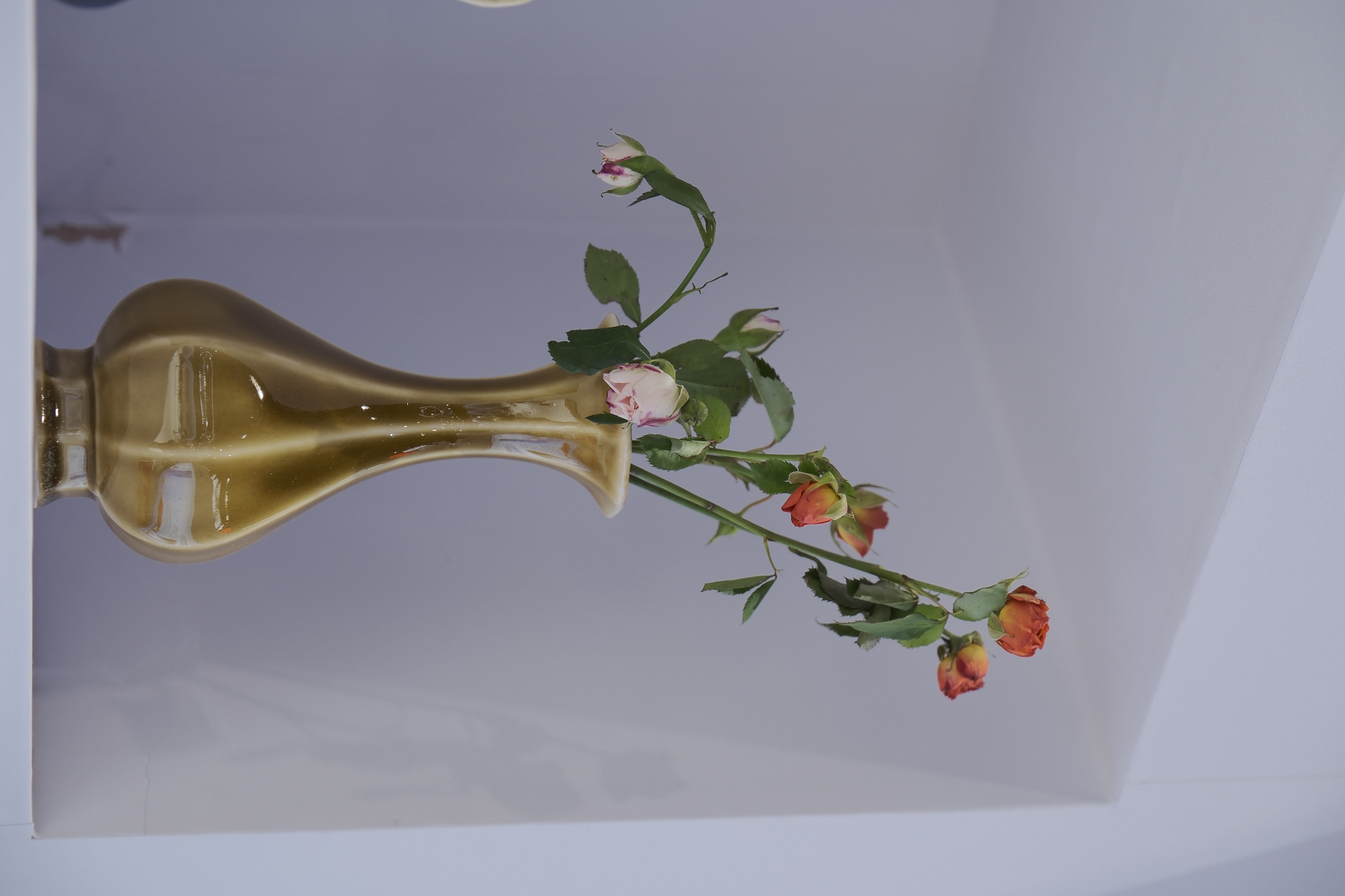 Shouzhou Kiln ceramics, glazed in yellow from Huai River clay and purple from Mount Zijin stone, embody the union of earth and fire. /CGTN