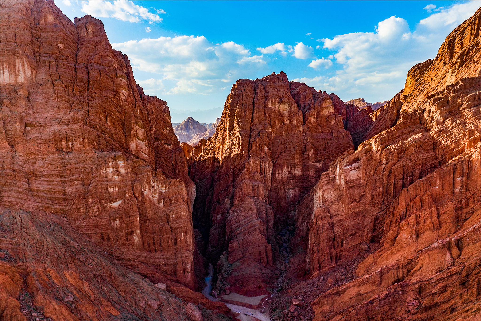 Xinjiang color palette: Dive into the mysterious canyon in Aksu