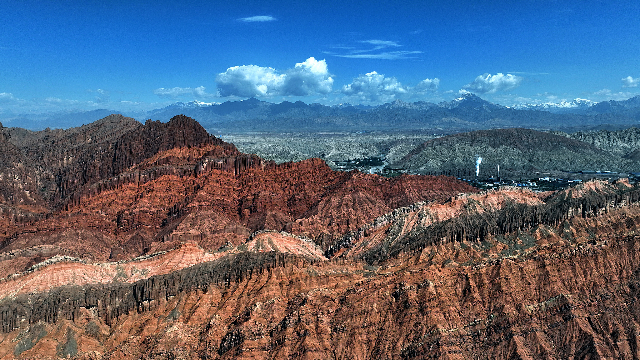 Xinjiang color palette: Dive into the mysterious canyon in Aksu