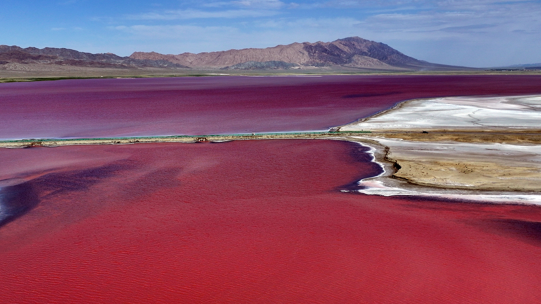 Xinjiang color palette: Tuolekule Lake, a shimmering dreamland