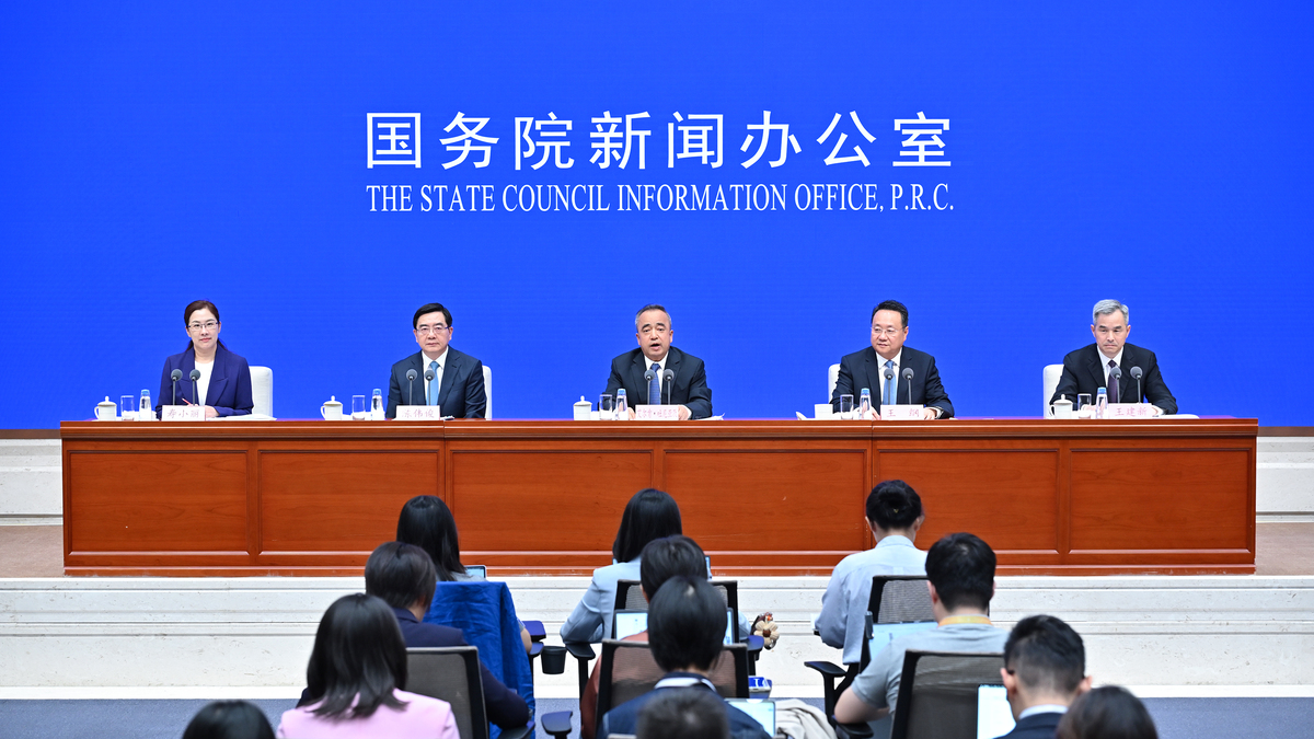 White paper highlights Xinjiang's transformation in the new era