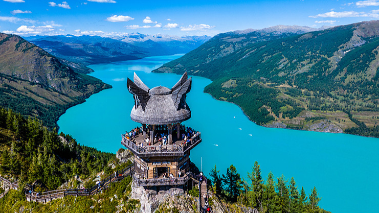 Live: Immerse in the scenery of Yingshan Lake in Xinjiang