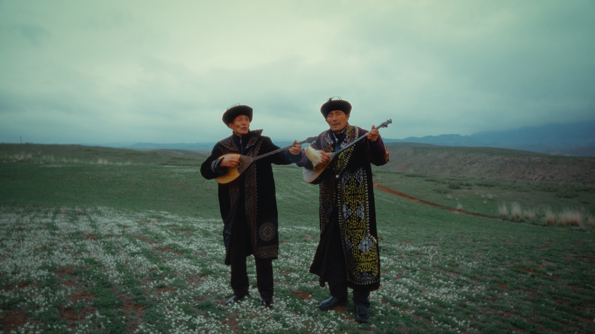 Talk Xinjiang｜Banquet in Huanghuang Village