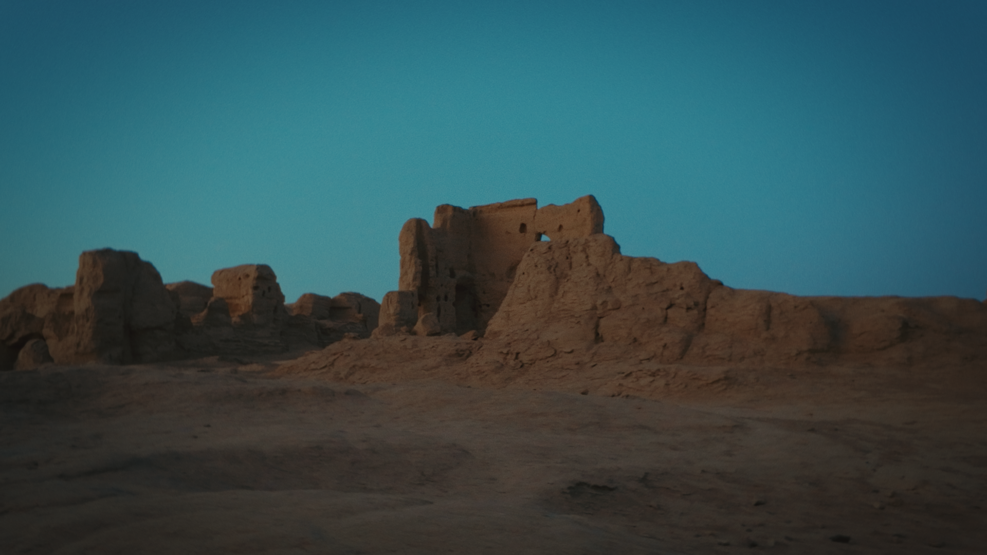 Talk Xinjiang｜The Blue-tinted Jiaohe Ancient City