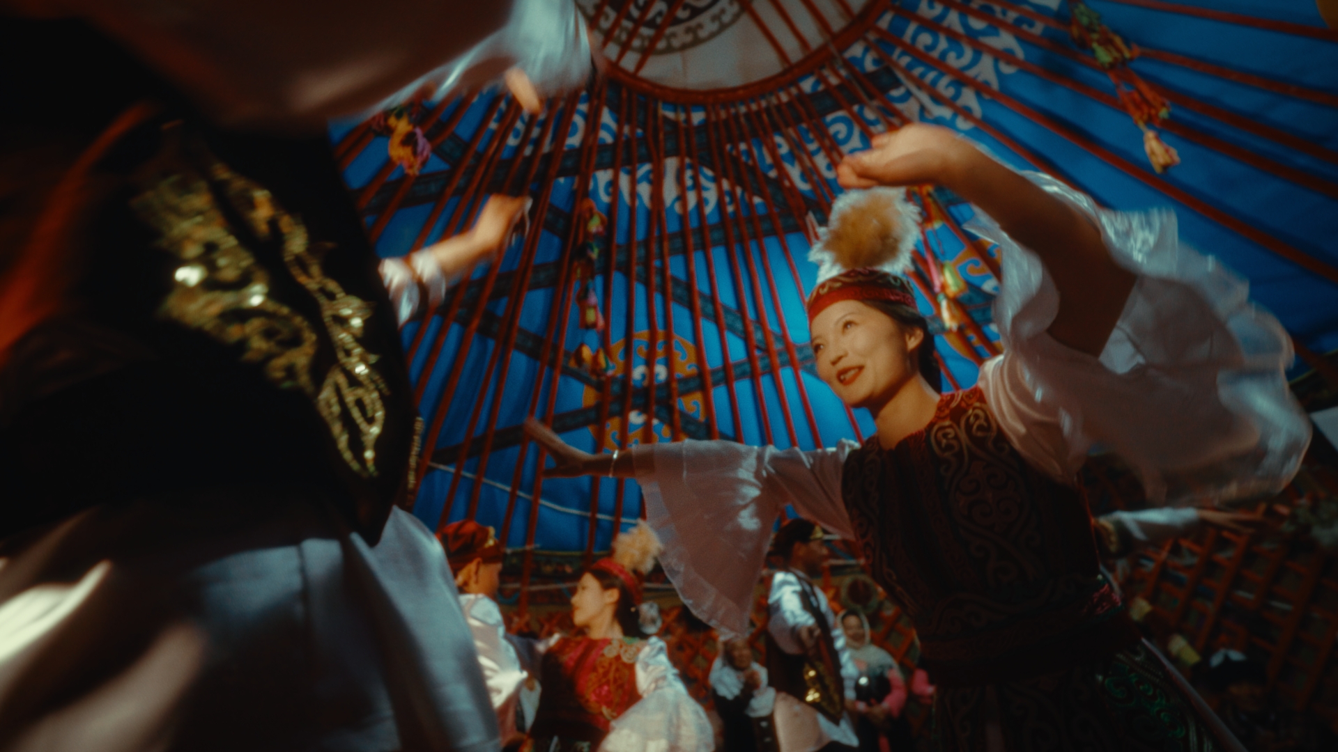 Talk Xinjiang｜Wedding Banquet Surrounded by Snow-capped Mountains