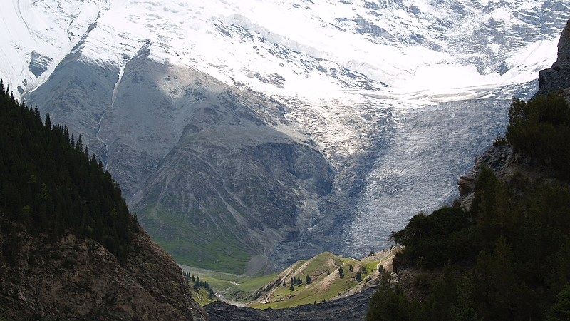 Live: Witness the charm of glacier in NW China's Kizilsu Kirgiz