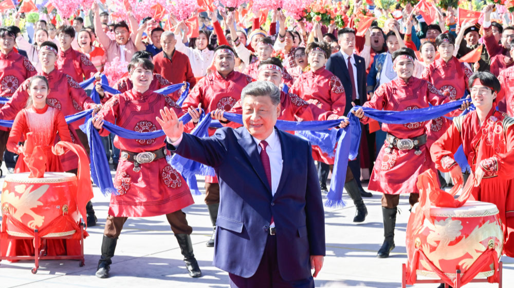 Xi leaves Xinjiang after autonomous region's anniversary celebrations