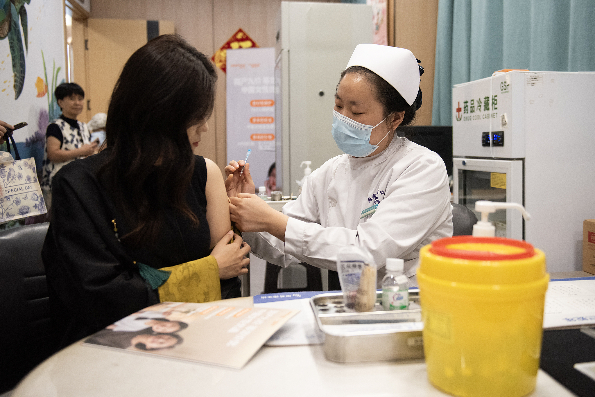 A female resident receives the first dose of China's domestically developed nine-valent HPV vaccine, Cecolin 9, to be administered in Taiyuan, the capital of Shanxi Province, China, September 23, 2025. /CFP