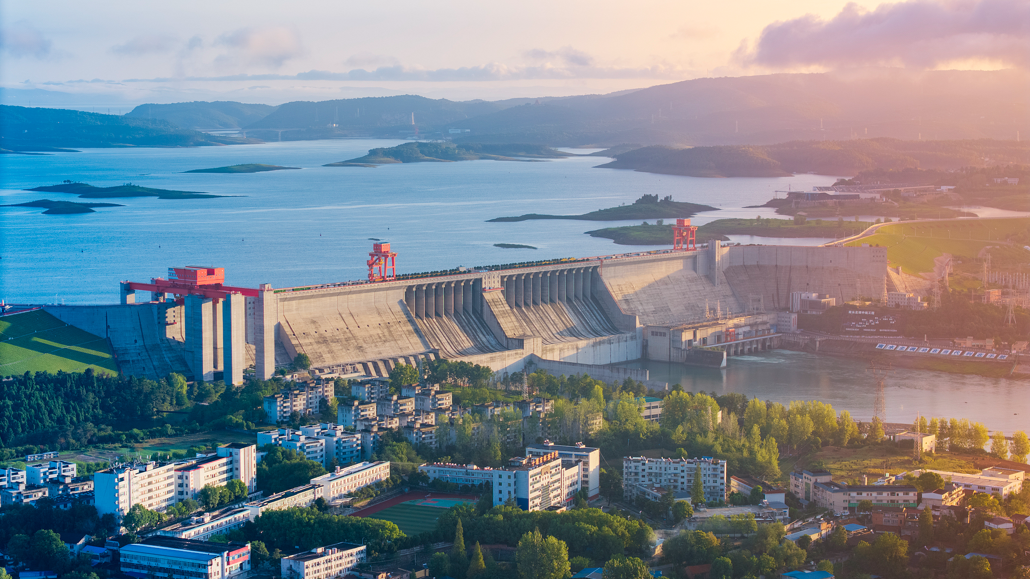 A view of the Danjiangkou Dam in central China's Hubei Province, September 9, 2025. China's South-to-North Water Diversion Project has three routes. The middle route, which is the most prominent one, begins at the Danjiangkou Reservoir in central China's Hubei Province and runs through Henan and Hebei before reaching Beijing and Tianjin. /VCG