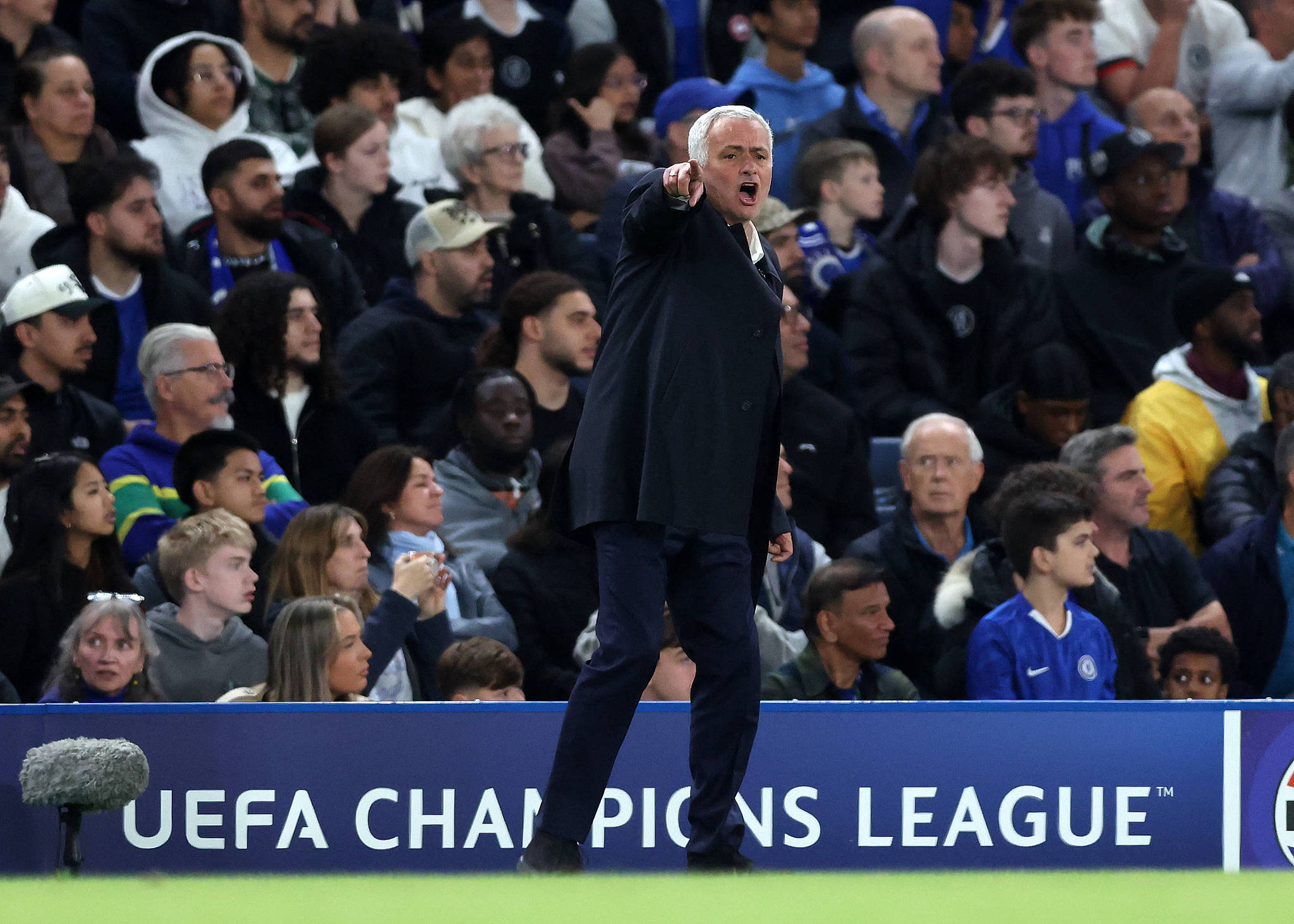  Jose Mourinho of Benfica during the UEFA Champions League match Chelsea vs Benfica at Stamford Bridge, London, United Kingdom,  September 30, 2025. /VCG