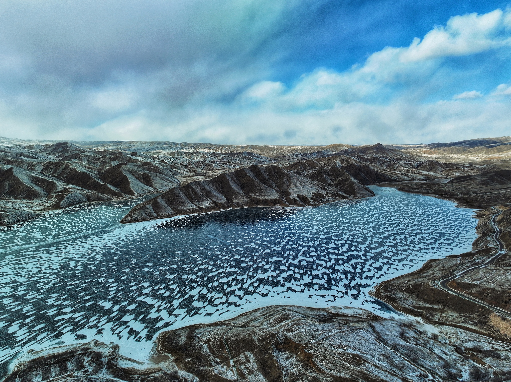 A view of Daqingshan in the Yinshan Mountains, Hohhot, Inner Mongolia Autonomous Region, north China, January 19, 2023. /VCG
