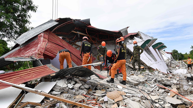 Death toll in strong quake in Philippines rises to 69