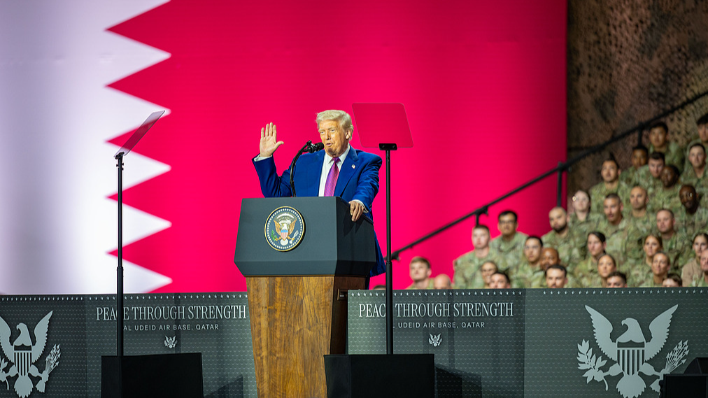 President Donald Trump waves to U.S. service members, Qatari armed forces and coalition partners during a troop engagement at Al Udeid Air Base, Qatar, May 15, 2025. /VCG
