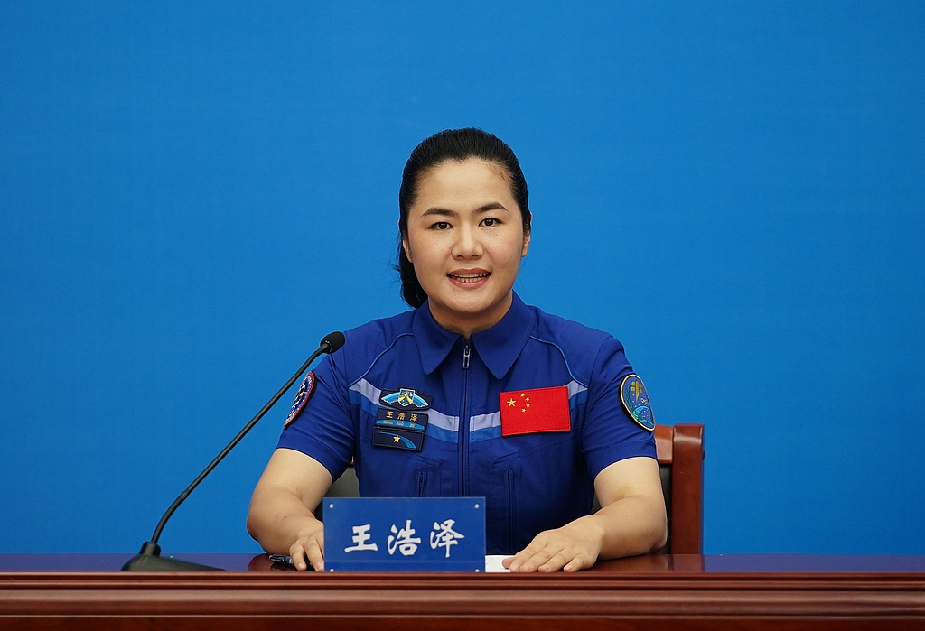 Wang Haoze at a press meeting at Beijing Aerospace Flight Control Center, July 9, 2025. /VCG