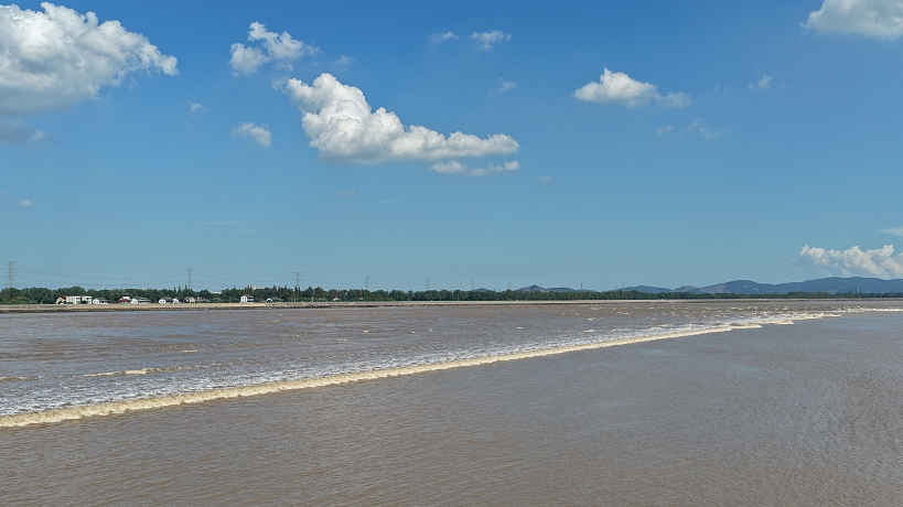 Live: Witness the 2025 Qiantang River tidal bore spectacle - Ep.2